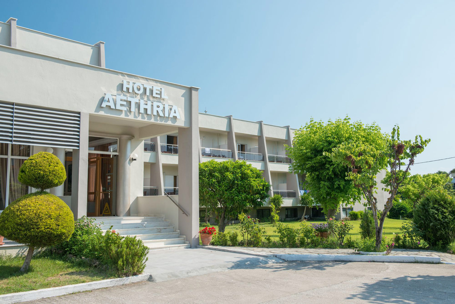 hotel-aethria-exterior-day-12_11-11-2016-203000.jpg