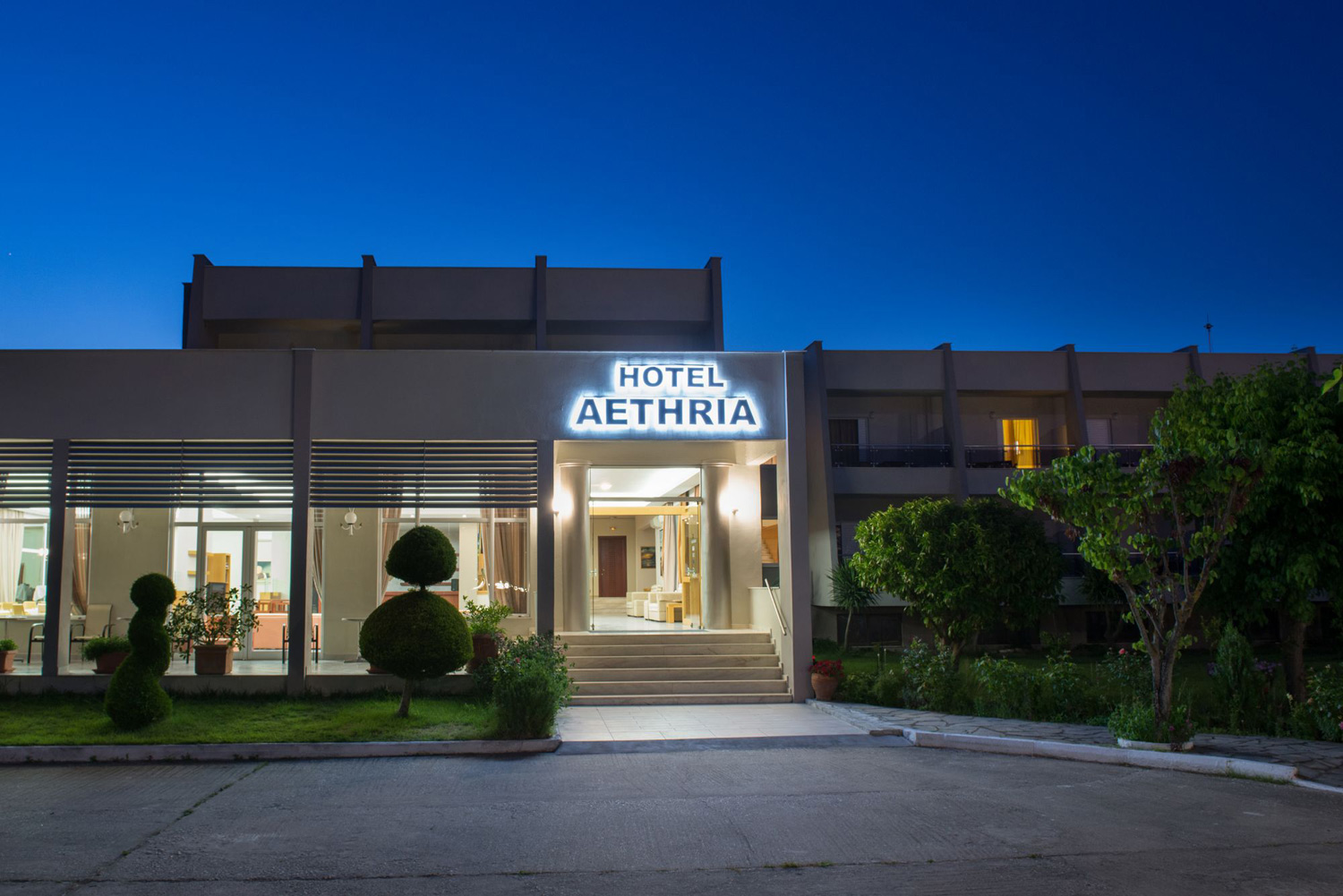hotel-aethria-exterior-night-06_11-11-2016-203016.jpg