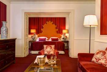 Five-star-hotel-in-central-Rome-Starhotels-Hotel-d-Inghilterra-Roma-Junior-Suite-6.d639471228b8c7ab6eb81b934bee4cbe_16-07-2020-225941.jpg