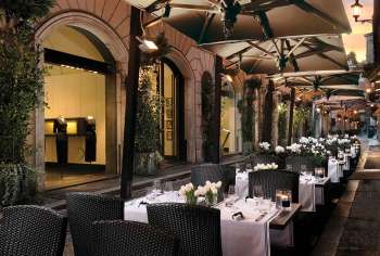 Luxury-hotel-in-central-Rome-Starhotels-Hotel-d-Inghilterra-Outdoor-Restaurant.8e3bceadc14b3ac44c9fa5507cbf826e_16-07-2020-225943.jpg
