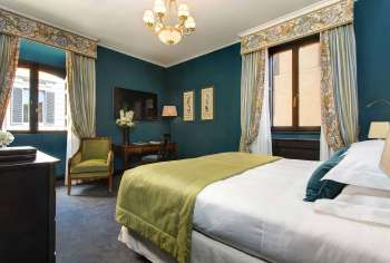 Luxury-hotel-in-central-Rome-Starhotels-Hotel-d-Inghilterra-Roma-Deluxe-Room-2.d639471228b8c7ab6eb81b934bee4cbe_16-07-2020-225943.jpg